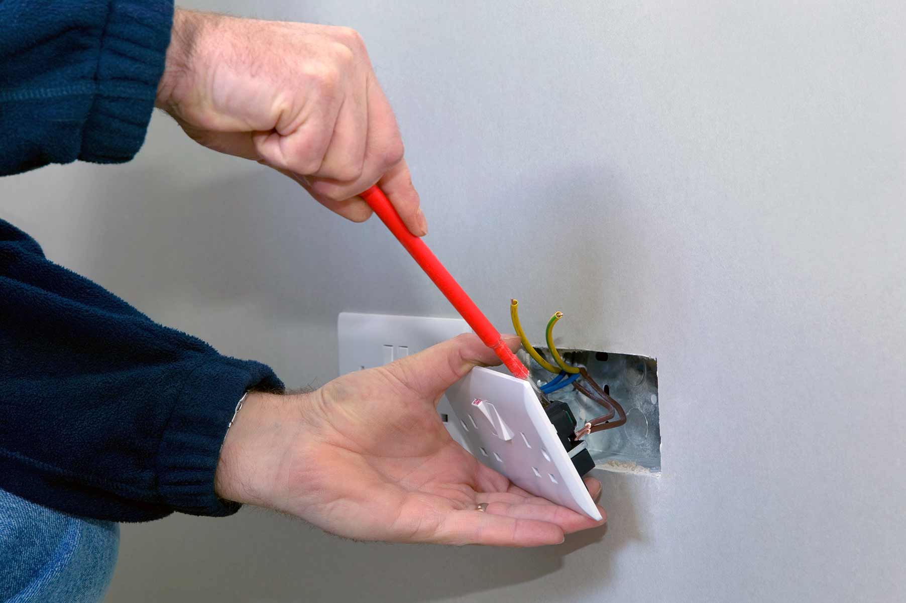 Our electricians can install plug sockets for domestic and commercial proeprties in Brondesbury and the local area. 